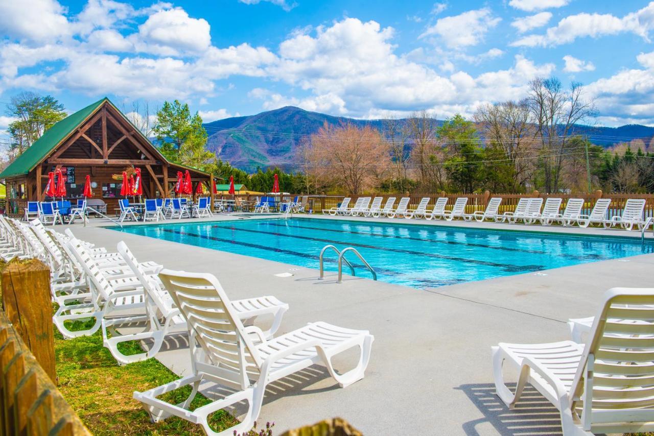 Tanasi Lodge - Reunions, Retreats, Weddings, Family Getaways 세비어빌 외부 사진