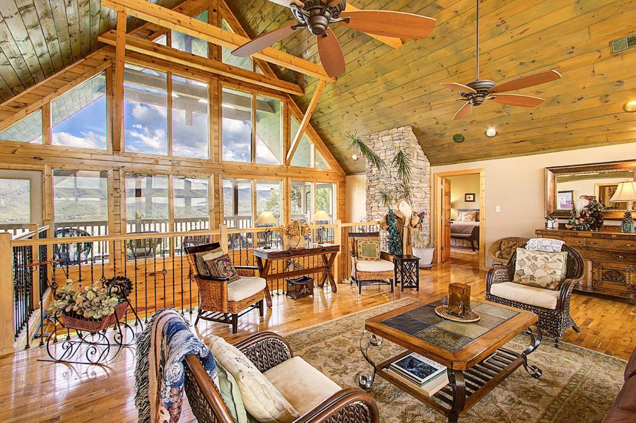 Tanasi Lodge - Reunions, Retreats, Weddings, Family Getaways 세비어빌 외부 사진