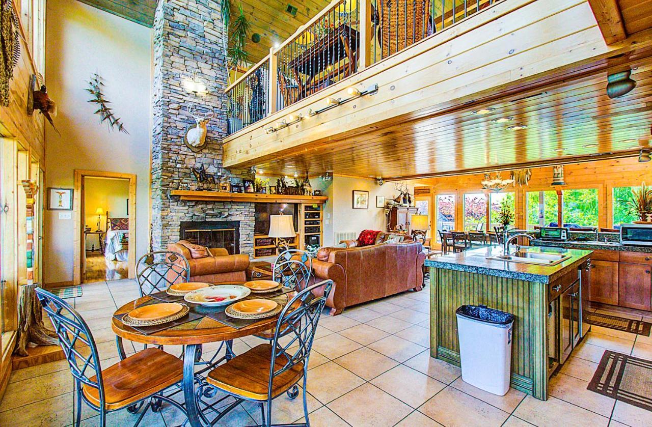 Tanasi Lodge - Reunions, Retreats, Weddings, Family Getaways 세비어빌 외부 사진