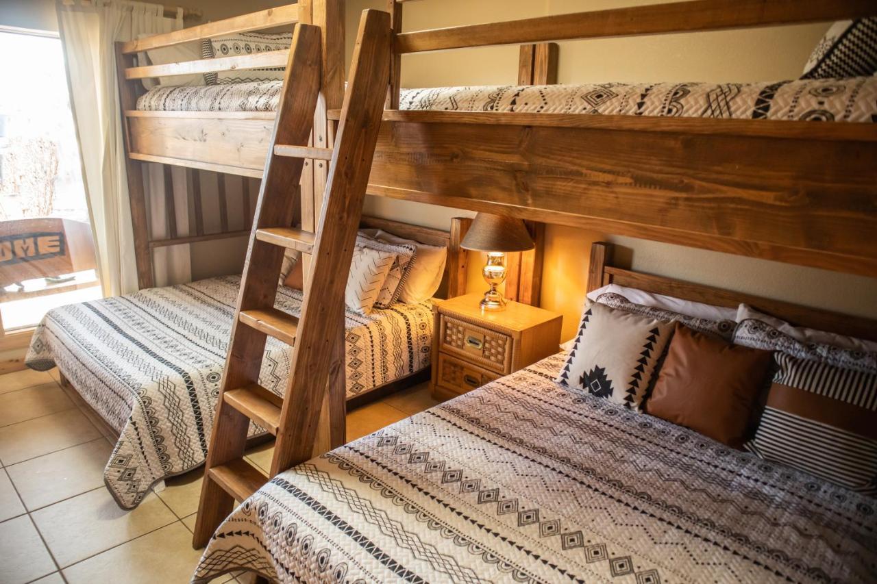 Tanasi Lodge - Reunions, Retreats, Weddings, Family Getaways 세비어빌 외부 사진