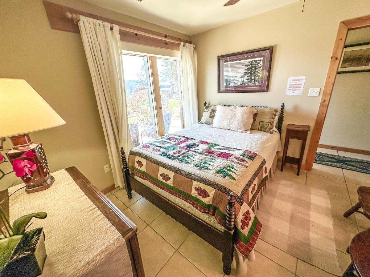 Tanasi Lodge - Reunions, Retreats, Weddings, Family Getaways 세비어빌 외부 사진