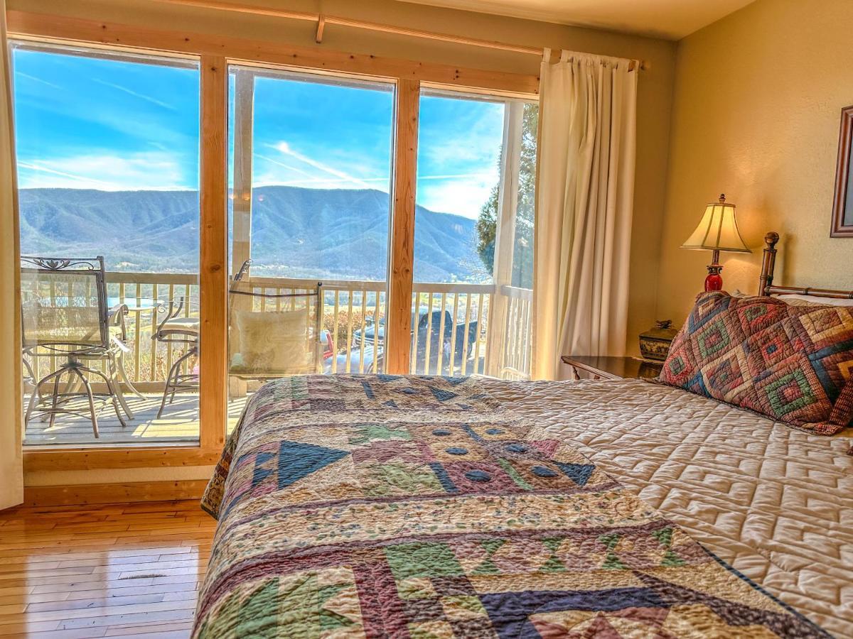 Tanasi Lodge - Reunions, Retreats, Weddings, Family Getaways 세비어빌 외부 사진